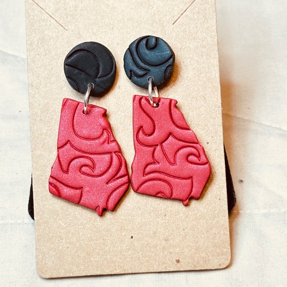 Black & Red Polymer Clay Dangle Earrings Handmade Vintage - Picture 2 of 10